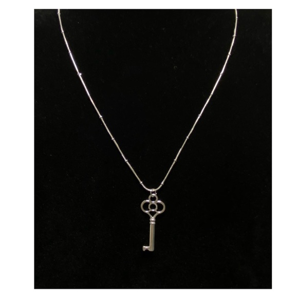 Silver Necklace with Key Pendant - Picture 4 of 5